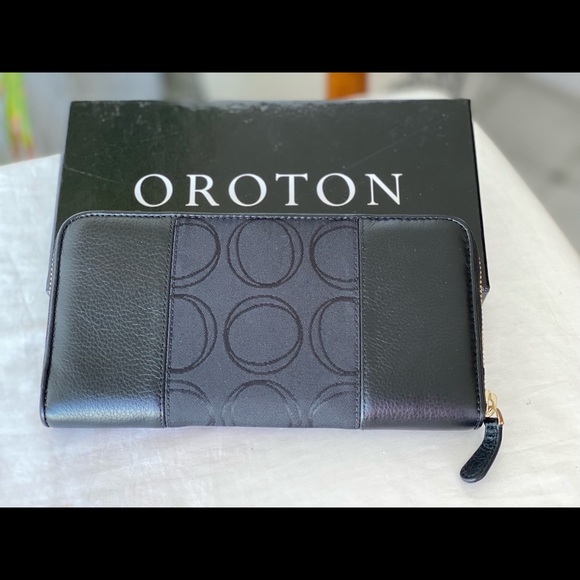 NWT OROTON Aussie Brand Women’s Navy Blue Wallet new with box. Great gift! - Picture 2 of 6